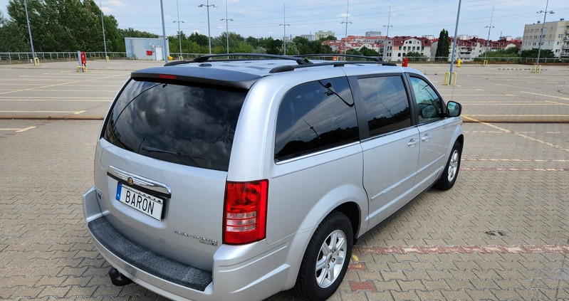 Chrysler Town &amp; Country cena 51900 przebieg: 194000, rok produkcji 2010 z Tarnowskie Góry małe 529